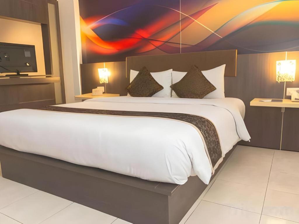 D'Arcici Hotel Cempaka Putih Джакарта Экстерьер фото