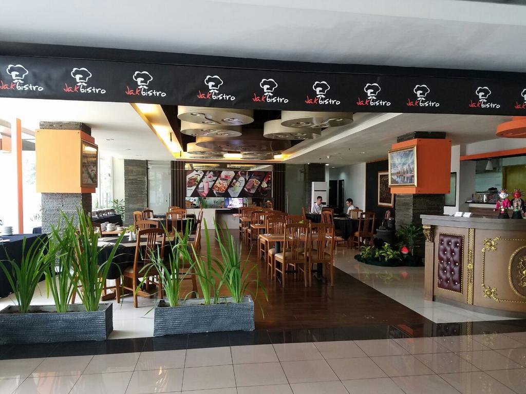 D'Arcici Hotel Cempaka Putih Джакарта Экстерьер фото